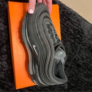 Black Nike air max 97 size 6